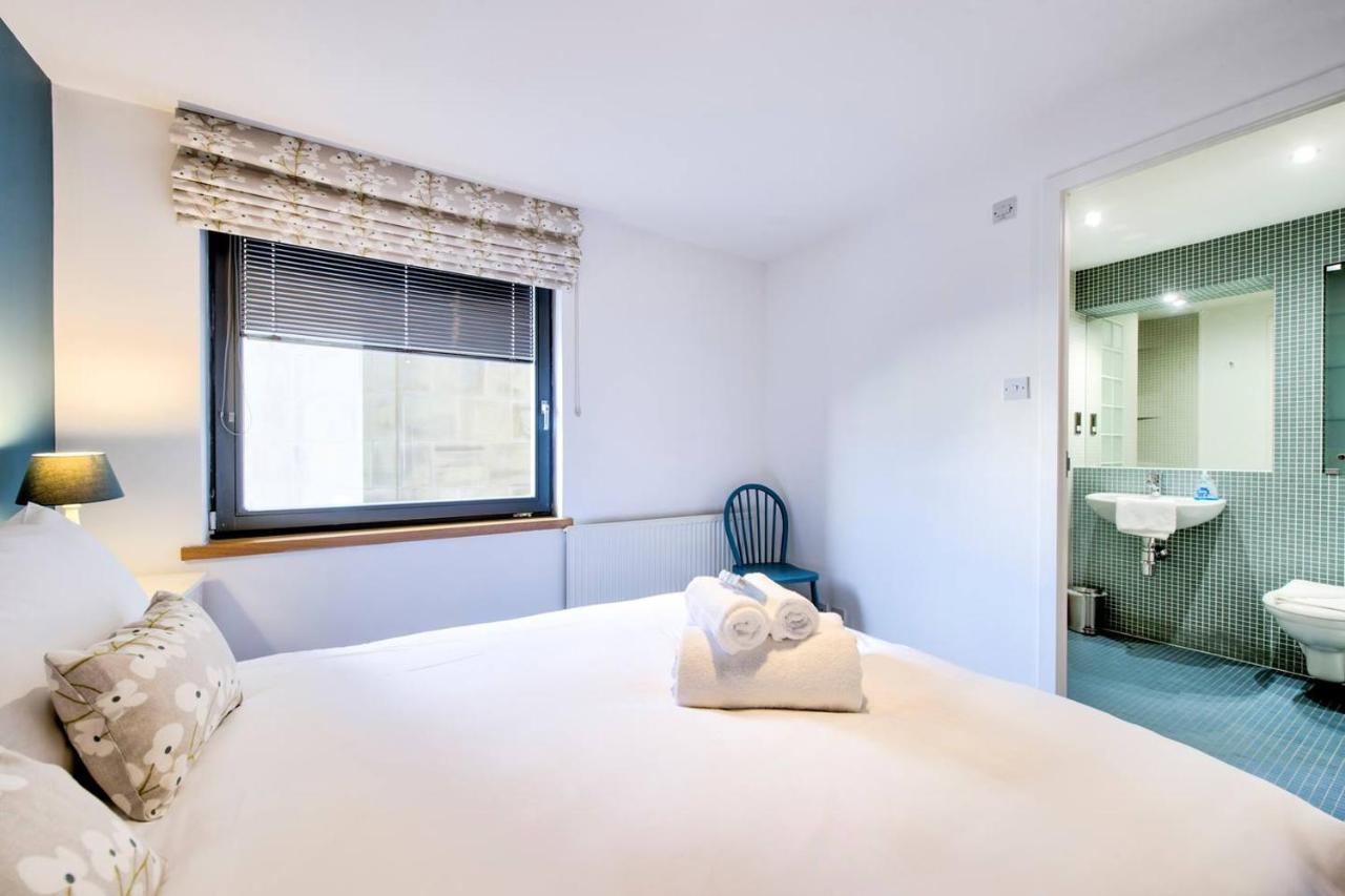 Altido Alluring 3Br Apt Near The Centre With Parking Эдинбург Номер фото